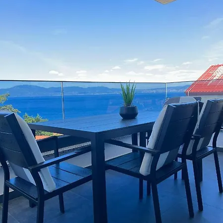 Golden Sunset شقة نجيفيش