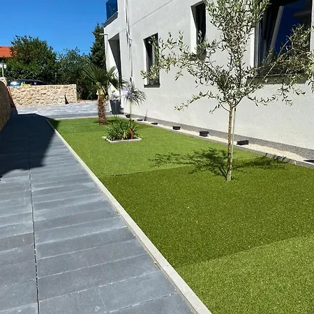 Апартаменты Golden Sunset Нивице