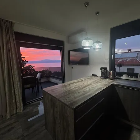 Golden Sunset Апартаменты Нивице