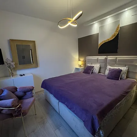 Golden Sunset Нивице