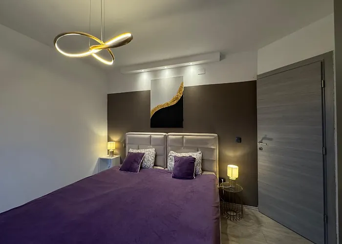 Golden Sunset Apartment