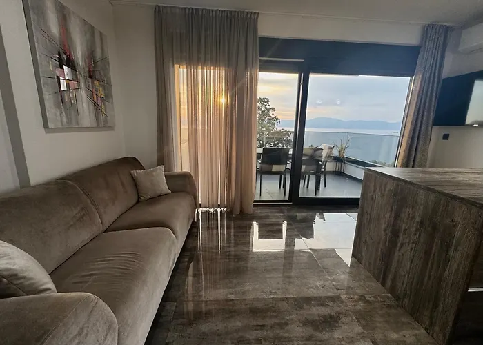 Golden Sunset Apartment Njivice