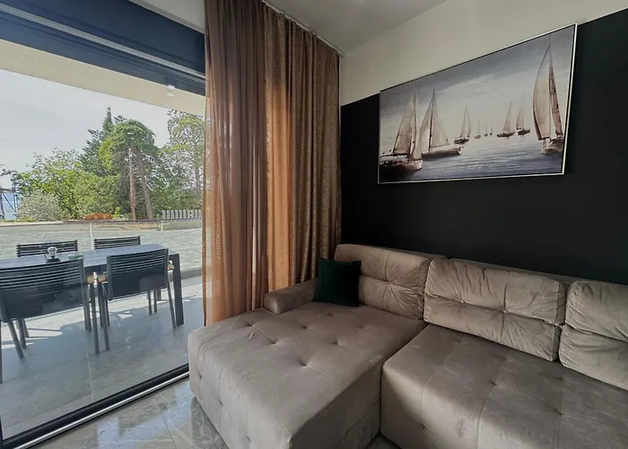 Golden Sunset Apartment